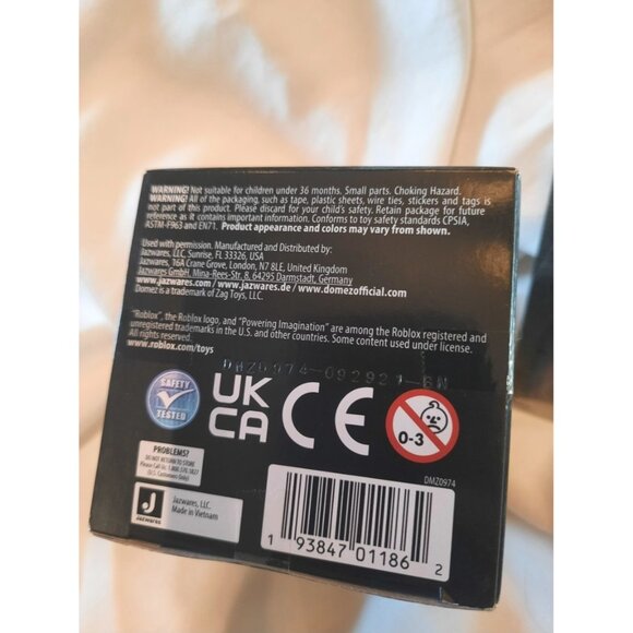 New Roblox Figure - Welcome to Bloxburg: Tom - Picture 3 of 3